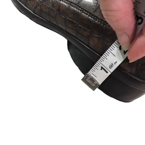 Naturalizer Women's Crocodile Print Slip on Loafers Size 9W - Picture 4 of 11